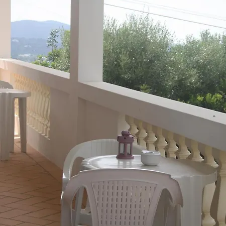 Guest house Rustic Villa Guesthouse Santa Barbara de Nexe