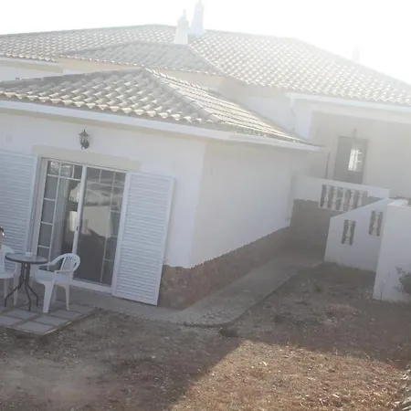 Rustic Villa Guesthouse *
