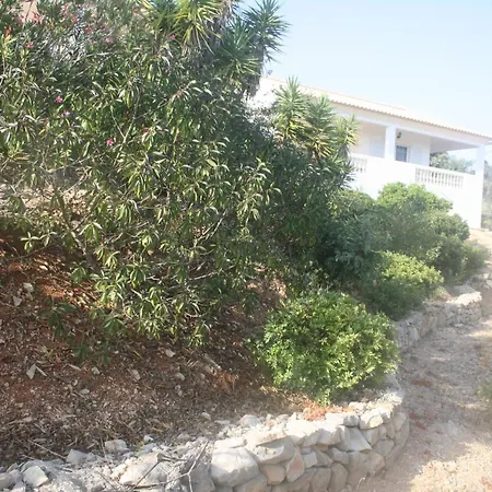 Rustic Villa Guesthouse *
