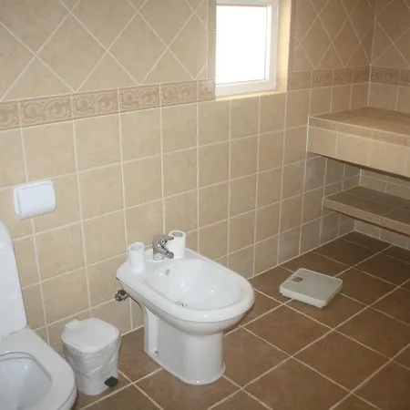 Rustic Villa Guesthouse * Santa Barbara de Nexe