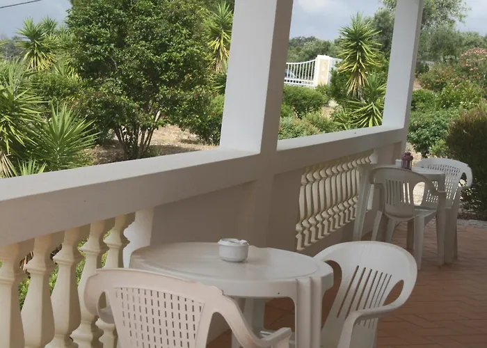 Rustic ゲストハウス ファロ