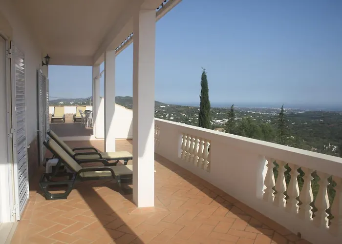 Rustic ゲストハウス ファロ