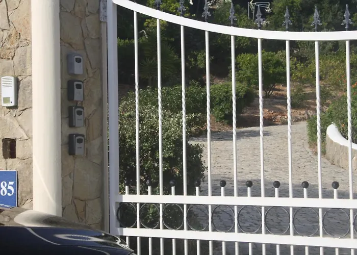 Rustic ゲストハウス