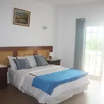 Rustic 圣巴巴拉德尼克斯