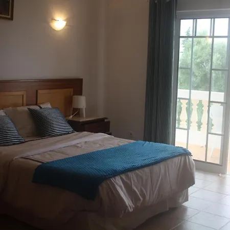 Rustic Villa Guesthouse 3* Santa Barbara de Nexe