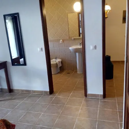 Rustic Villa Guesthouse 3* Santa Barbara de Nexe